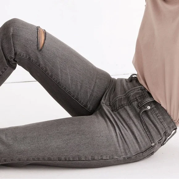 Madewell Perfect Vintage Jean in Connell Wash: Ripped Edition Size 26 Gray - Picture 2 of 11